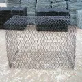 Hexagonal Gabion Box am Flussufer